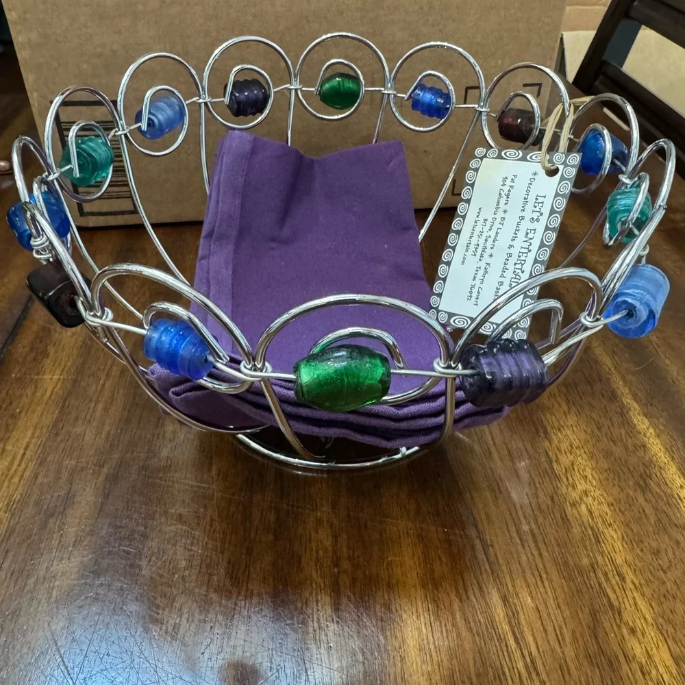 Decorative Metal Wire Fruit Bowl/basket with Colorful Beads 9”